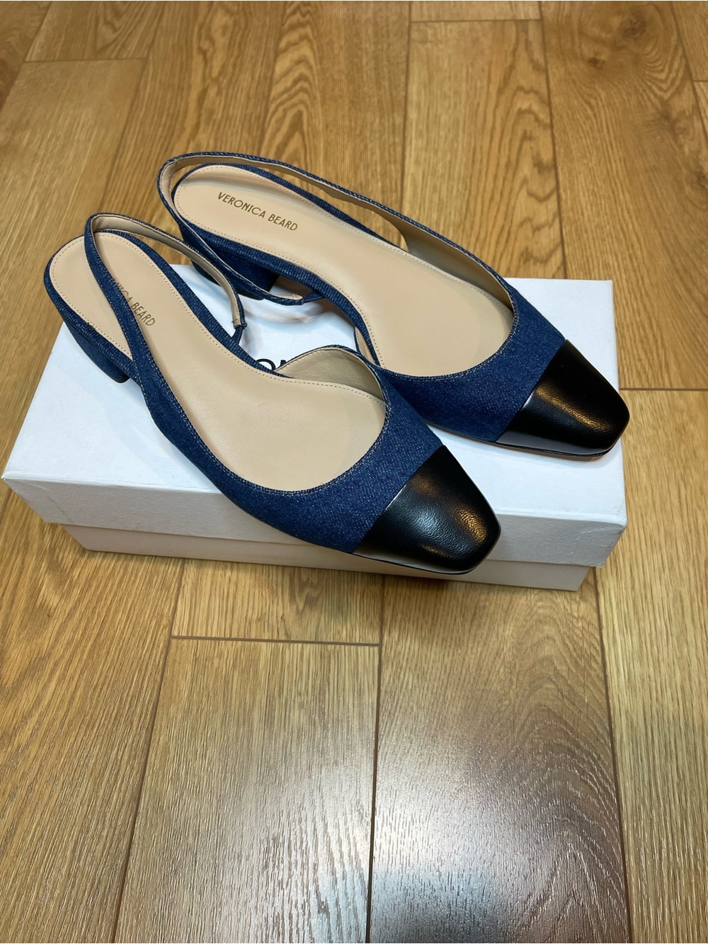 Veronica Beard Cecile Slingback Cap Toe Heels Denim/Black Quiet Luxury - 9 NIB